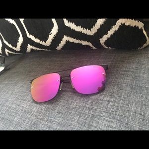 QUAY Private Eyes Sunglasses
